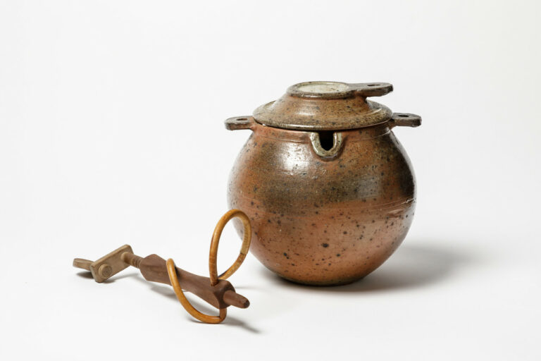 Pierre Mestre, saladier, c. 1960. Musée de La Borne